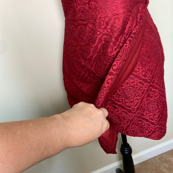 lulus red lace bodycon dress size Large NWT - Picture 5 of 12